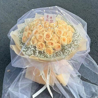 景德镇52朵香槟玫瑰满天星，你就是我的全部