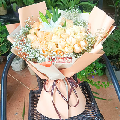 景德镇33朵香槟玫瑰百合，心里永远是你